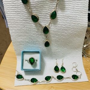 Green tourmaline and silver jewelry set